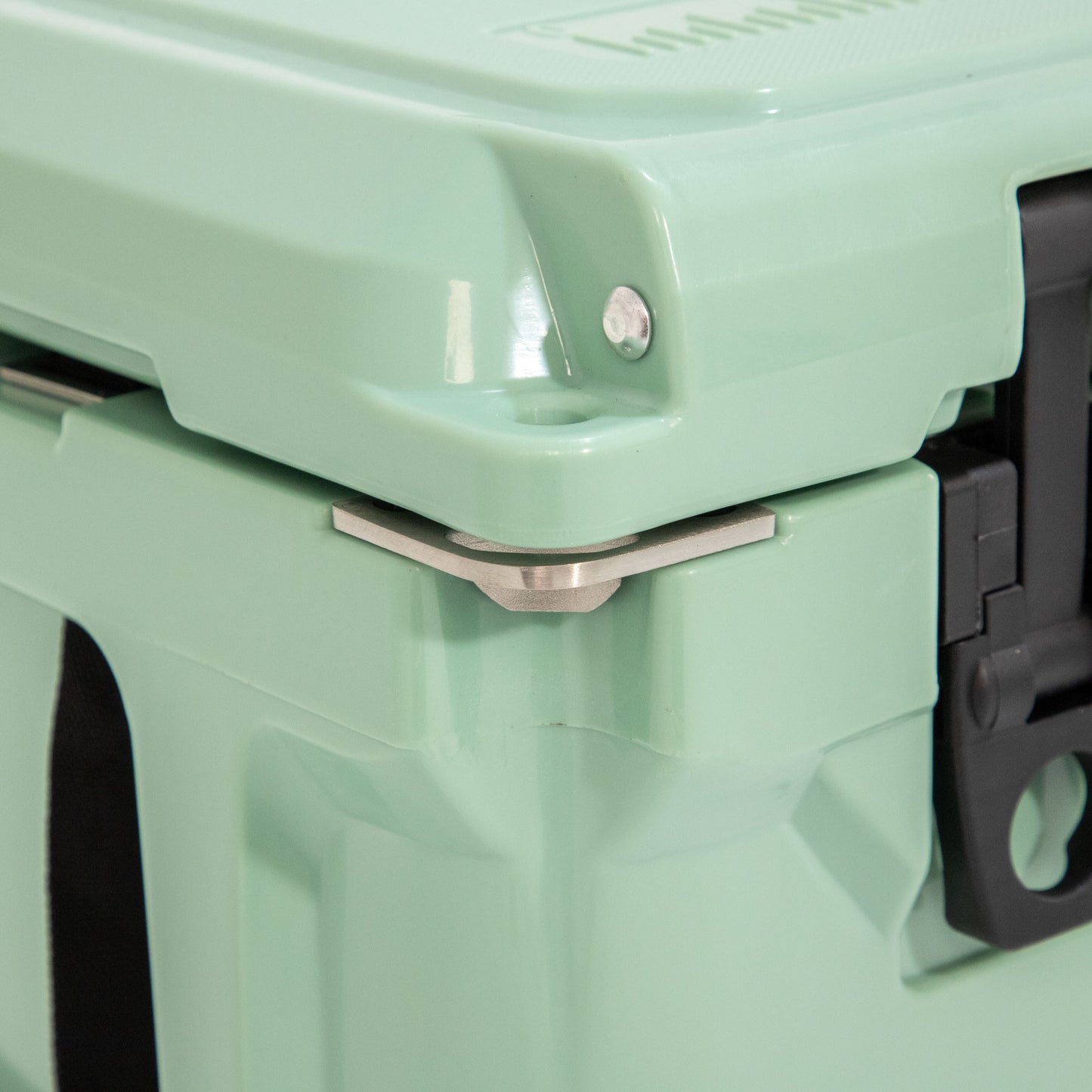 Arctic-75 Cooler Box 75QT | 70.9L